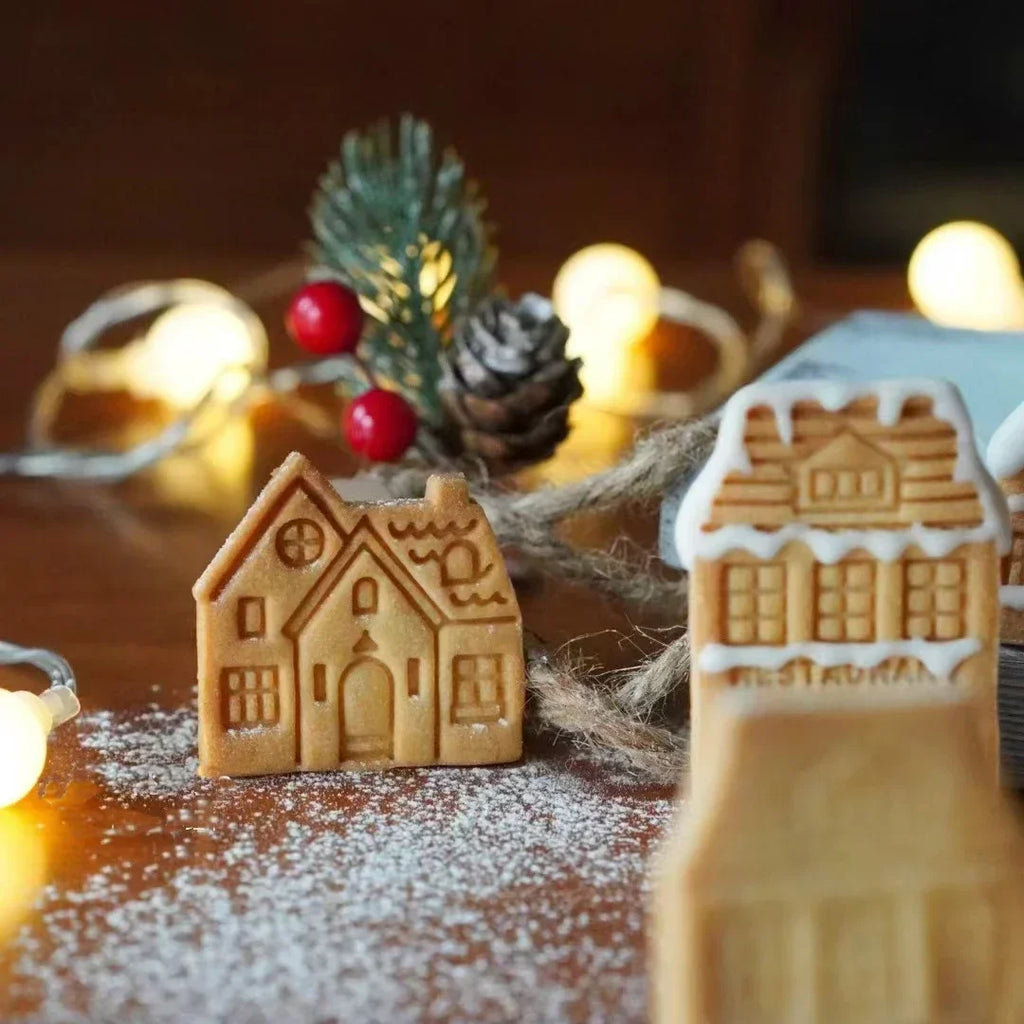 4Pcs Christmas Gingerbread House Pattern Cookie