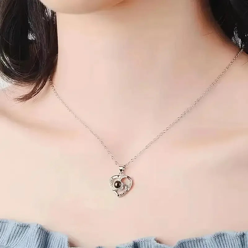 1 Set Artificial Flower Gift Box with I Love You Necklace 